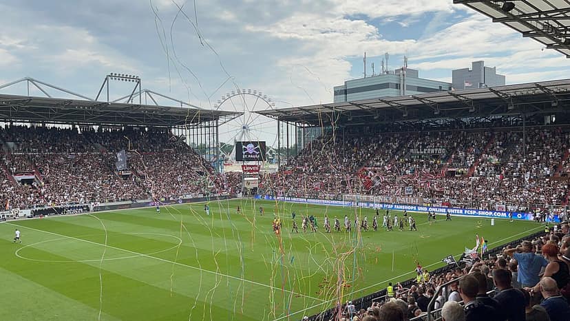 Energie Cottbus feiert erfolgreichen Rückkehr in die 2. Bundesliga